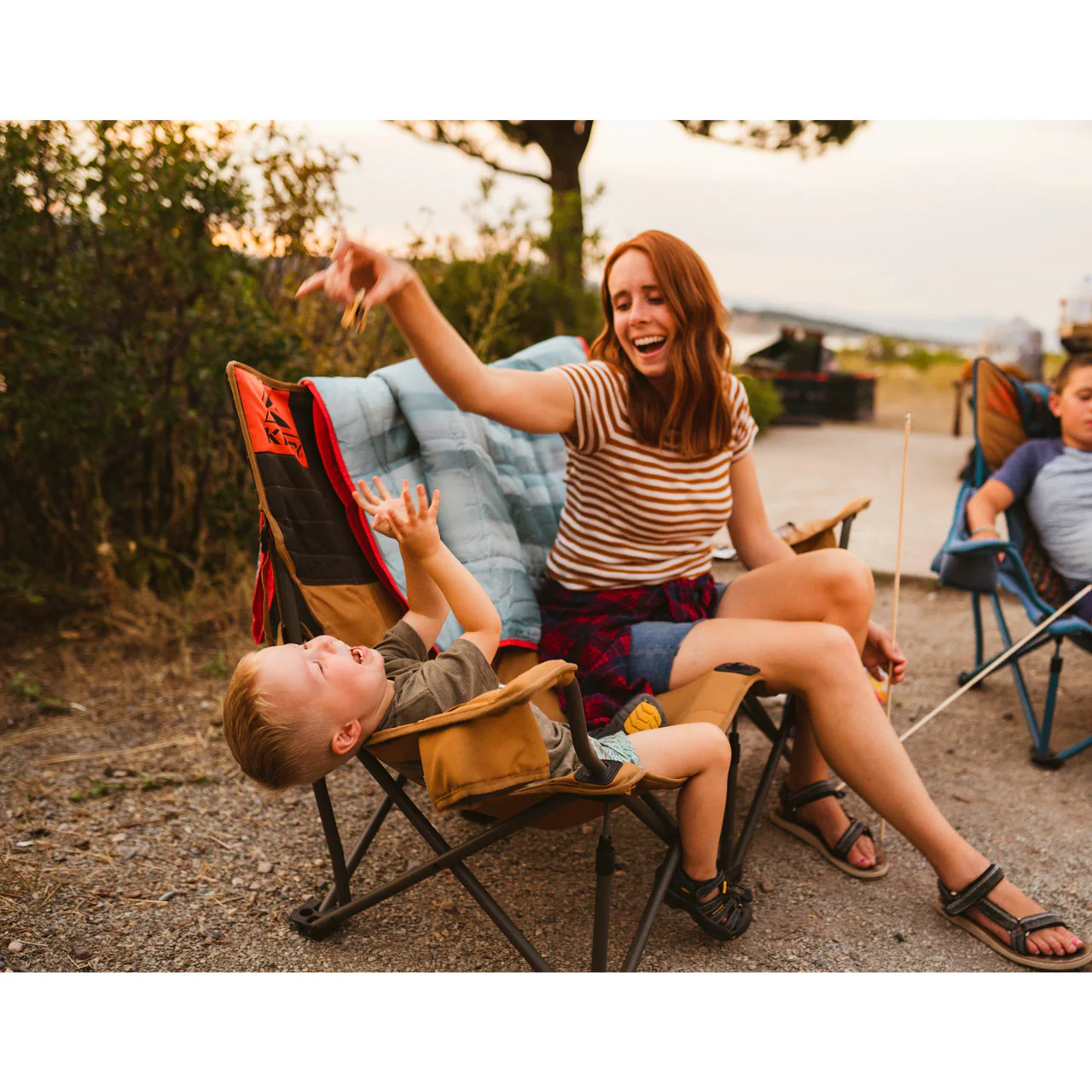 Low Loveseat - Image 17